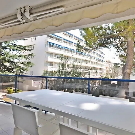 Apartmán In With 2 Bedrooms And Wifi Cannes
